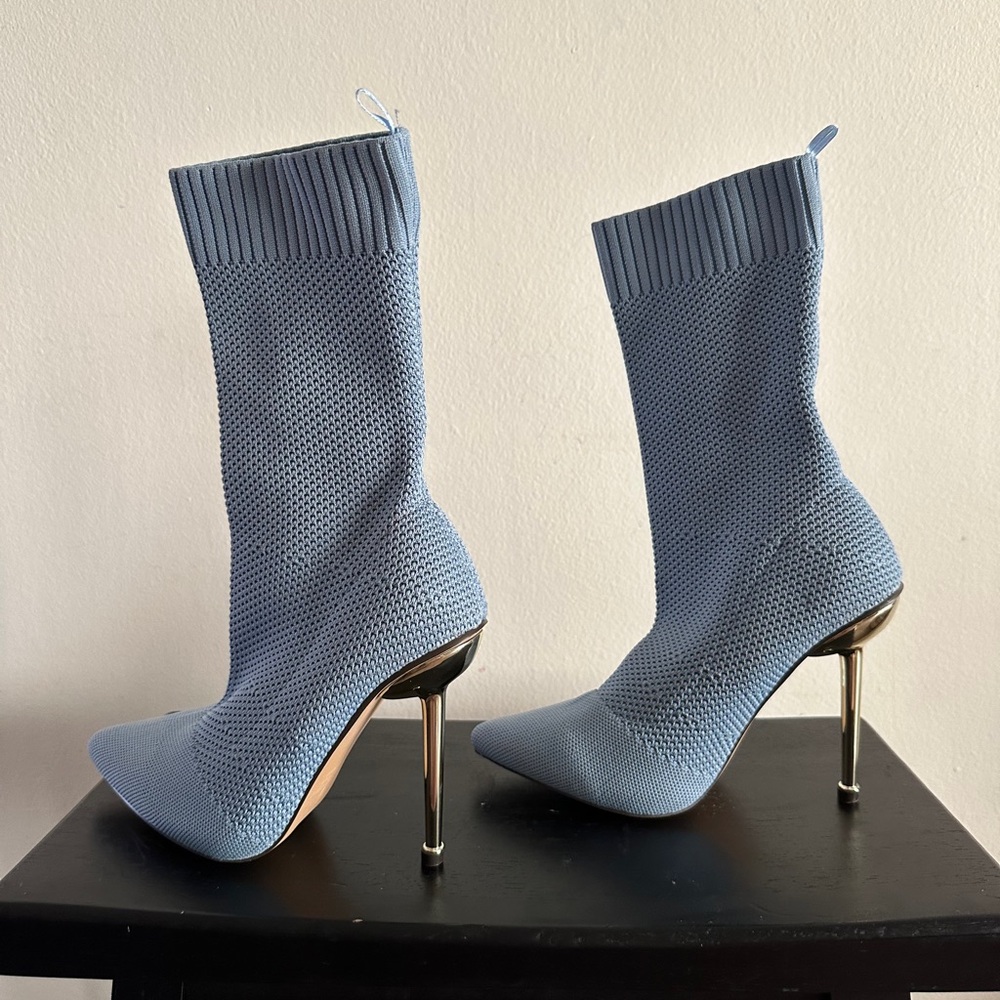FOREVER 21 Light Blue Bootie Gold Heel SIZE 5.5 Glam Party Night Out Pointed - Picture 3 of 5
